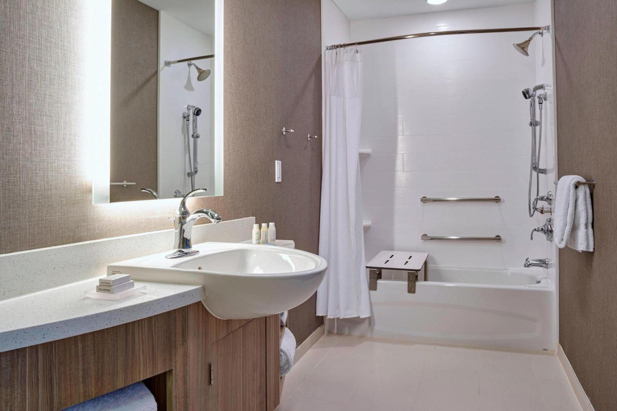 Springhill Suites By Marriott Grand Rapids West Grandville Bagian luar foto