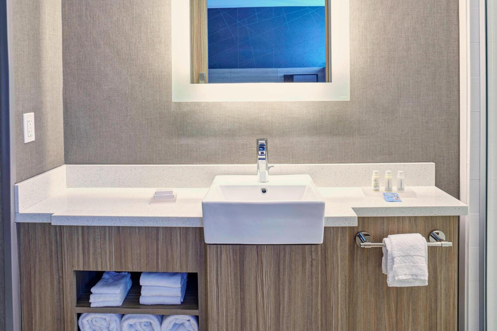 Springhill Suites By Marriott Grand Rapids West Grandville Bagian luar foto
